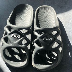 black fila foam slides